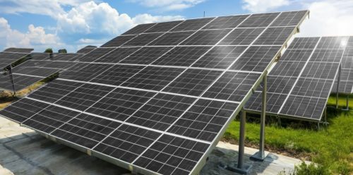 show_solar_home_roof_only_with_bright_sunny_day_ (1)